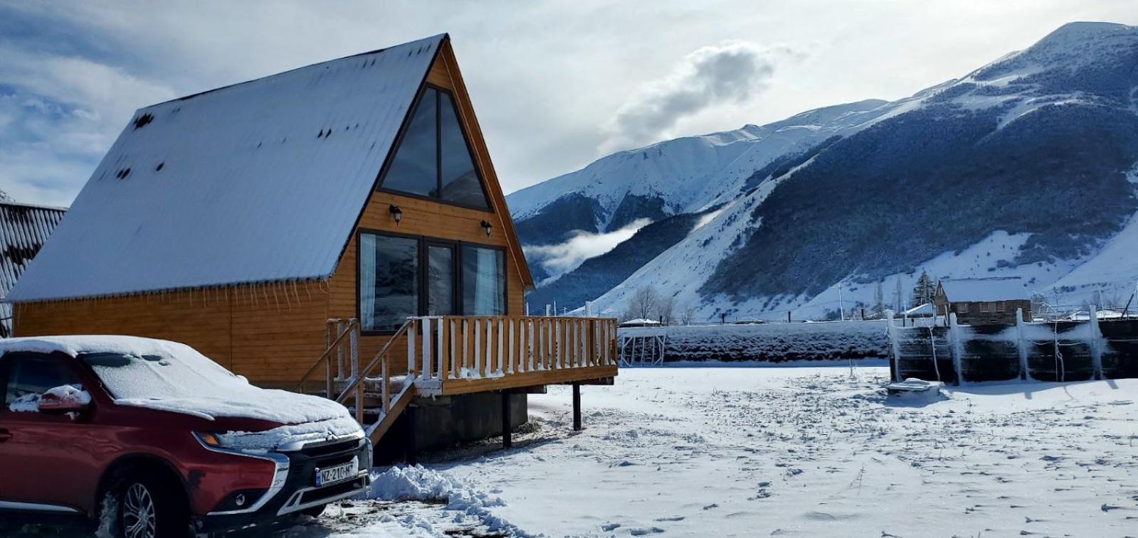 הוילה Mountain Hut In Kazbegi מראה חיצוני תמונה