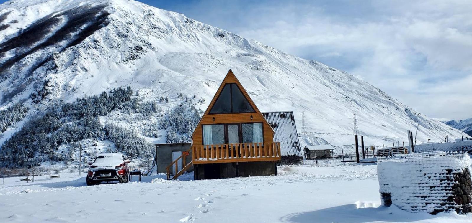 הוילה Mountain Hut In Kazbegi מראה חיצוני תמונה