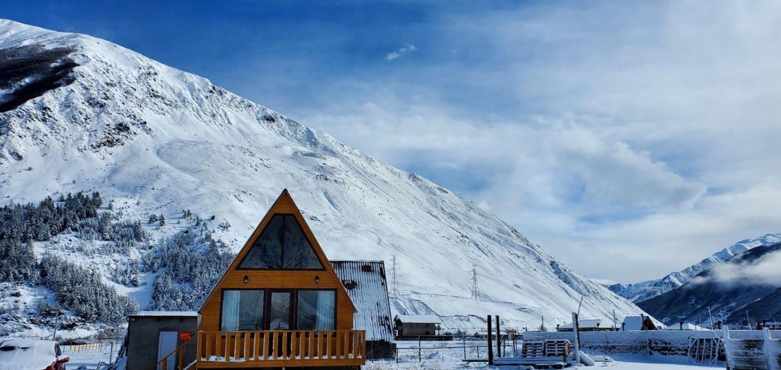 הוילה Mountain Hut In Kazbegi מראה חיצוני תמונה