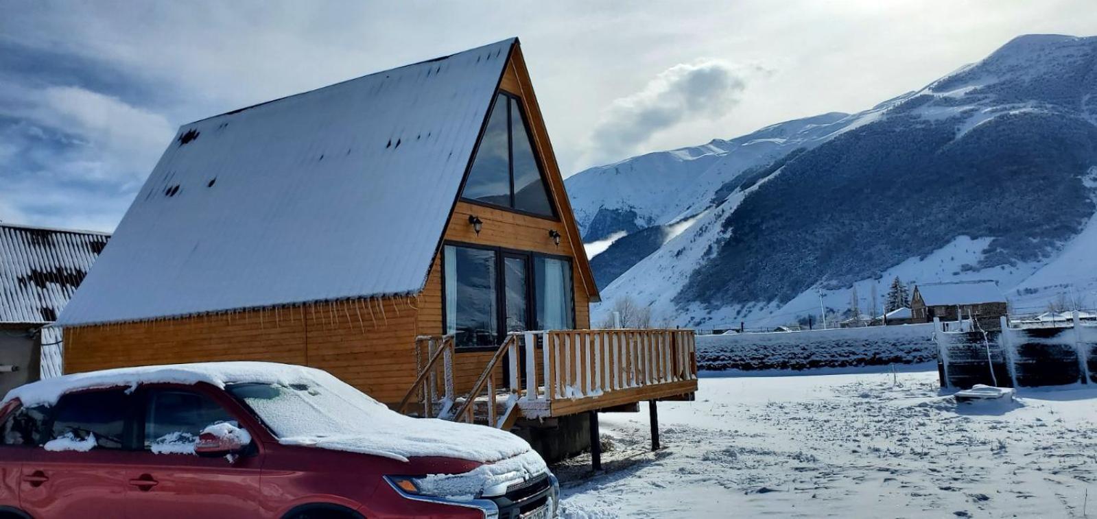 הוילה Mountain Hut In Kazbegi מראה חיצוני תמונה