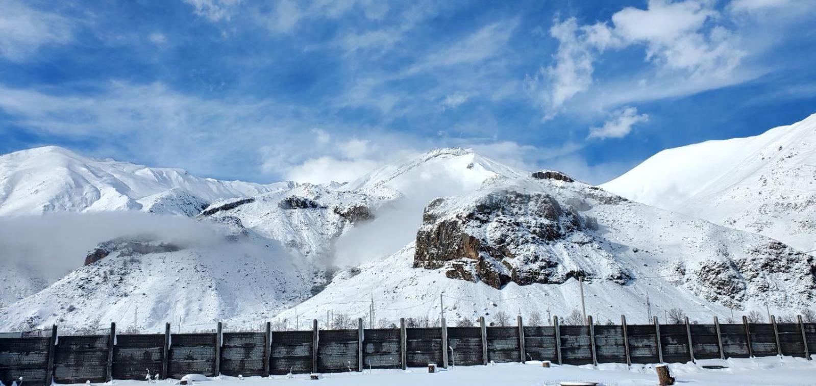 הוילה Mountain Hut In Kazbegi מראה חיצוני תמונה