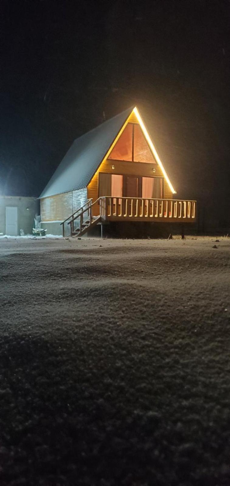 הוילה Mountain Hut In Kazbegi מראה חיצוני תמונה