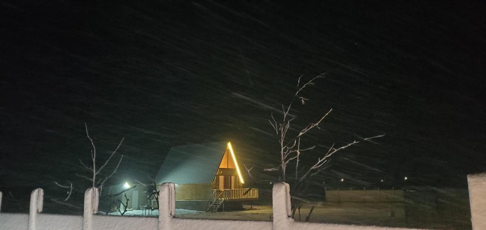 הוילה Mountain Hut In Kazbegi מראה חיצוני תמונה